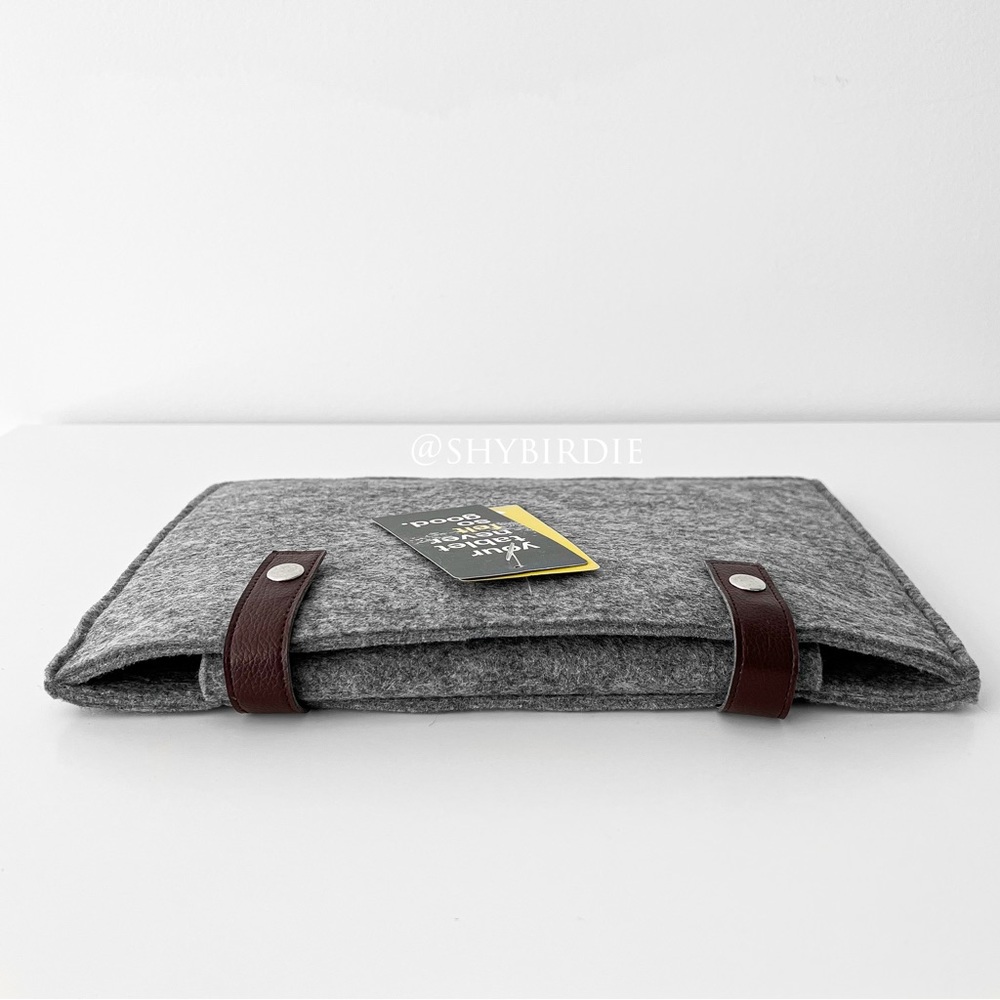 NWT Felt Tablet Sleeve / Case in Grey Heather